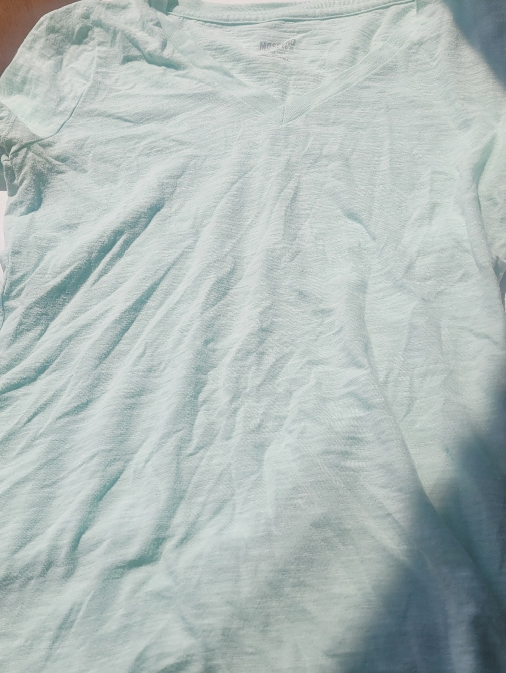 Woman V-Neck Tee in Light Mint